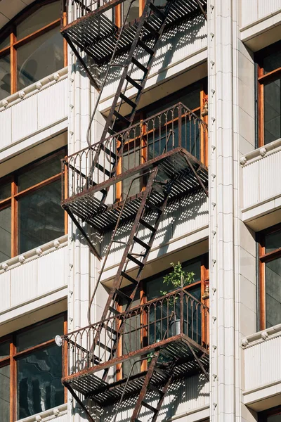 Fire escapes in downtown Los Angeles, California — Stock Photo, Image