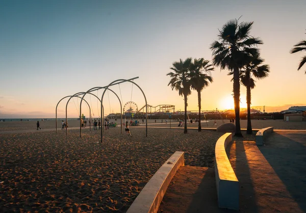 Zachód słońca w Muscle Beach, w Santa Monica, Kalifornia — Zdjęcie stockowe