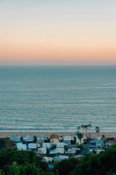 Sunset view of the Pacific Ocean in Pacific Palisades, Los Angel — Stock Photo, Image