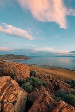 Gün batımında Büyük Tuz Gölü görünümü, Antilop Adası Devlet Par