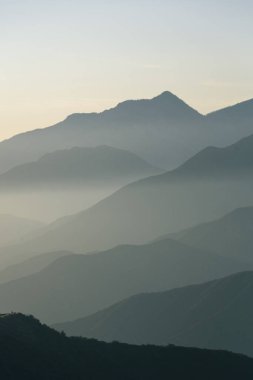Dağ katmanları Glendora Ridge Road görünümü, Angeles Nation