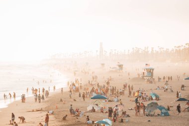 Huntington Beach, Orange Co bir yaz gününde plaj görünümü