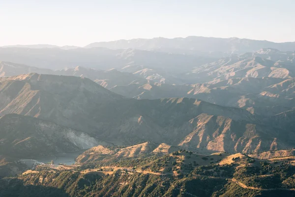 Utsikt över Santa Ynez bergen från Camino Cielo, i Los Padre — Stockfoto