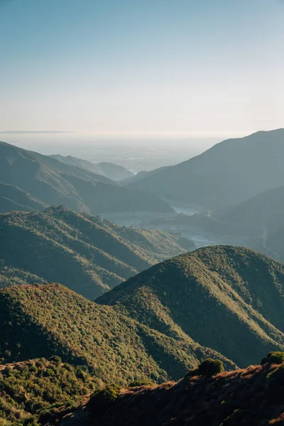 Utsikt från Glendora Ridge Road i Angeles National Forest, califo — Stockfoto