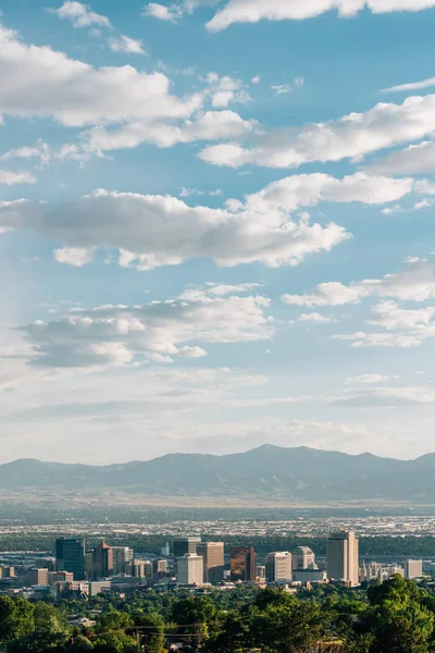 Salt Lake City, Utah şehir silüetinin görünümü — Stok fotoğraf