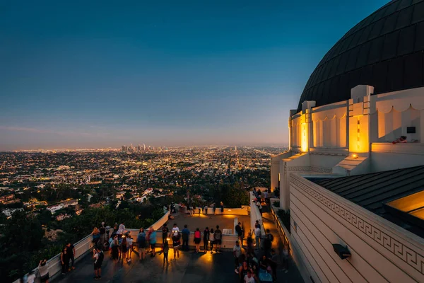 Observatorio Griffith por la noche, en Griffith Park, Los Ángeles, California —  Fotos de Stock