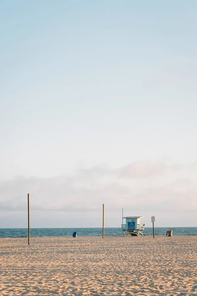 Soporte de salvavidas en la playa de Santa Mónica, California — Foto de Stock