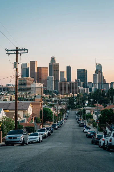 Beaudry Street i centrum Los Angeles Skyline o zachodzie słońca, L — Zdjęcie stockowe