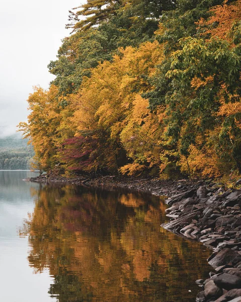 Cor Outono Nevoeiro Reservatório Rondout Nas Montanhas Catskill Nova York — Fotografia de Stock