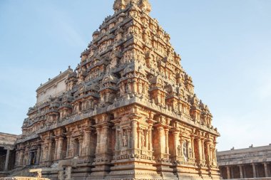 12. yüzyılda Rajaraja Çola II tarafından inşa Airavateswara Tapınağı. Bir tanınmış Unesco Dünya Mirası Anıtı Kumbakonam, Darasuram, Tamilnadu, Hindistan tapınaktır