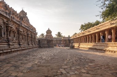 12. yüzyılda Rajaraja Çola II tarafından inşa Airavateswara Tapınağı. Bir tanınmış Unesco Dünya Mirası Anıtı Kumbakonam, Darasuram, Tamilnadu, Hindistan tapınaktır