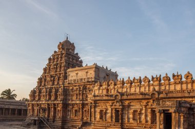 12. yüzyılda Rajaraja Çola II tarafından inşa Airavateswara Tapınağı. Bir tanınmış Unesco Dünya Mirası Anıtı Kumbakonam, Darasuram, Tamilnadu, Hindistan tapınaktır