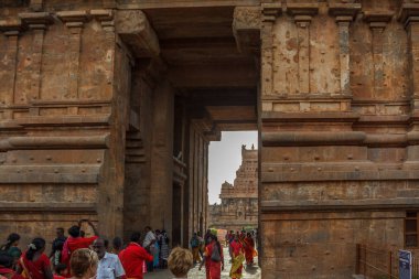 Thanjavur 'daki Brihadeakar veya Brihadisvara Tapınağı 'nın girişi. Hindistanlı, Tamilnadu Hindistan 'da bulunan Shiva 'ya adanmış Hindu Tapınağı. UNESCO Dünya mirası sitesi Thanjavur Tamilnadu, Hindistan Ocak 20 2019