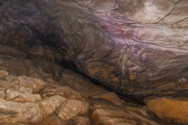 Güneş ışığı mağaranın içine girerek borra Mağarası iç görünümü, Araku Vadisi, Visakhapatnam Andhra Pradesh, Hindistan, Mart 04 2017