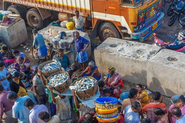 Una Escena Famoso Mercado Pescado Donde Gente Está Negociando Peces — Foto de Stock