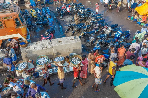 Una Escena Famoso Mercado Pescado Donde Gente Está Negociando Peces — Foto de Stock