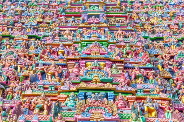 Sensizim Tapınağı 'nda kule heykellerin görünümü, Kumbakonam, Tamilnadu, Hindistan-Aralık 17, 2016