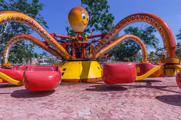 Ahtapot lunapark binmek, Chennai, Hindistan geniş görünümü. Ocak 29 2017