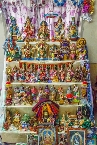 Bebek ve figürler (tamil dilinde Bommai Golu) görüntülenmesi sırasında navaratriinsouth Hindistan, tamilnadu içinde özel olarak kutlanan bir bebek festivaldir. Konu ile seçici odak.
