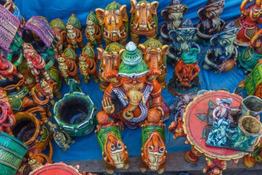 Bebek ve figürler görüntüleme