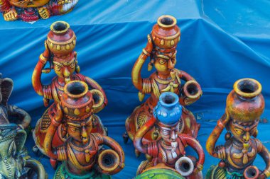 Bebek ve figürler görüntüleme