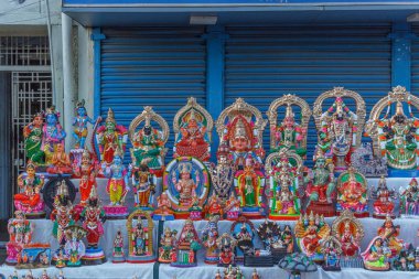 Bebek ve figürler görüntüleme