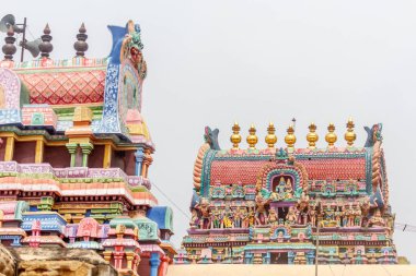 Ramaswamy tapınağında Hindu tapınak kulesi görünümü, Kumbakonam, Tamilnadu, Hindistan. Güney Hindistan'da çok ünlü bir tapınak ve bu tapınak festival sezonunda adanmışların sayısı ağırlıyor.