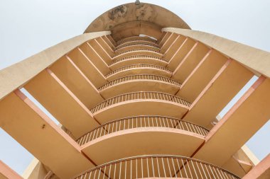 Modern bir spiral kule