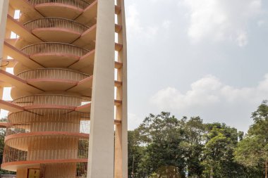 Modern bir spiral kule