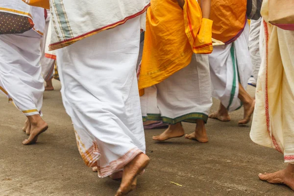 Grupo Sacerdote Hindu Visto Andando Cantando Louvando Senhor Religioso Deus — Fotografia de Stock