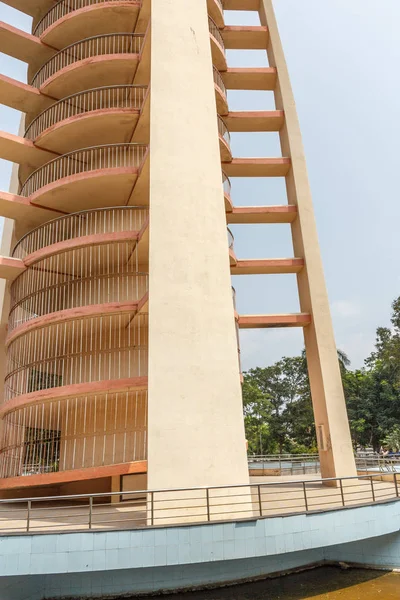 Una Torre Espiral Moderna — Foto de Stock