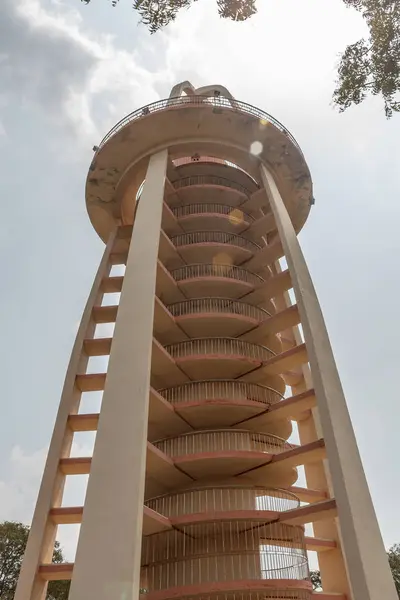 Una Torre Espiral Moderna — Foto de Stock