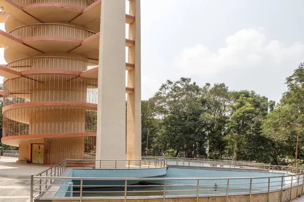 Modern bir spiral kule