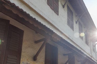 evin yaşlı yaşlı tanımlanamayan dış görünümü