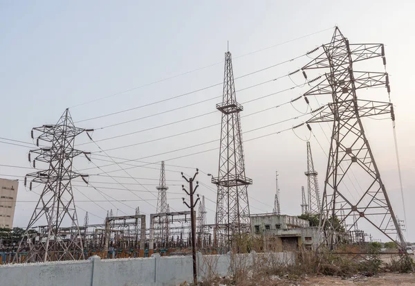 Subestación de energía eléctrica en Chennai India, donde la electricidad — Foto de Stock