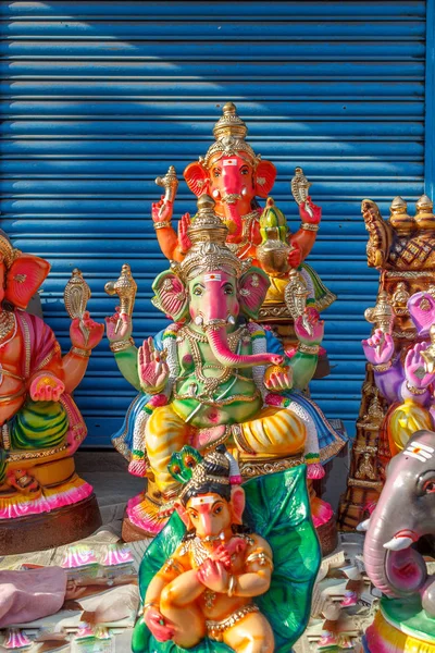Liten herre färgglada Ganesha idoler — Stockfoto