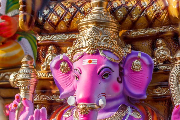 Liten herre färgglada Ganesha idoler — Stockfoto