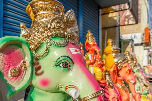 Winziger Herr bunte Ganesha-Idole — Stockfoto