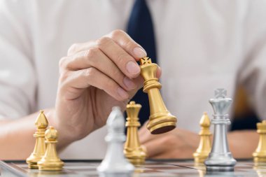 zafer lideri ve başarı kavramı, iş adamı bir almak oynarken 