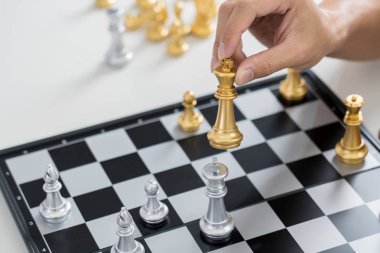 zafer lideri ve başarı kavramı, iş adamı bir almak oynarken 