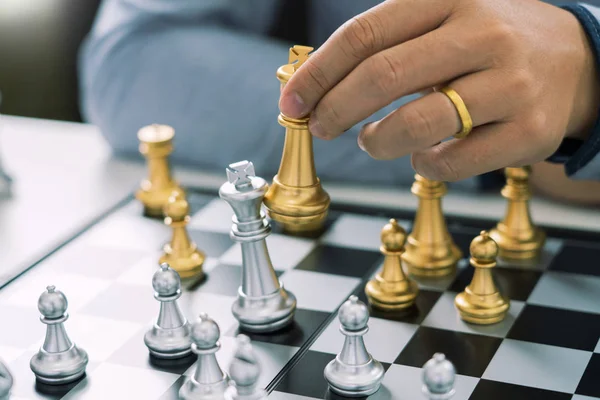 Leader della vittoria e il concetto di successo, uomo d'affari giocare prendere un — Foto Stock