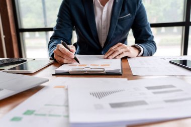 strateji analizi kavramı, Iş adamı finansal Yönet