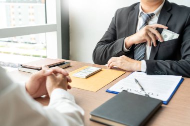 Rüşvet ve yolsuzluk, İşadamı el para veren ve almak