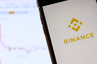 Bitcoin grafikli bir dizüstü bilgisayar ekranında Binance şifreleme döviz logosu ve simgesi. Los Angeles, California, Usa - 13 Ekim 2019, Illustrative Editorial