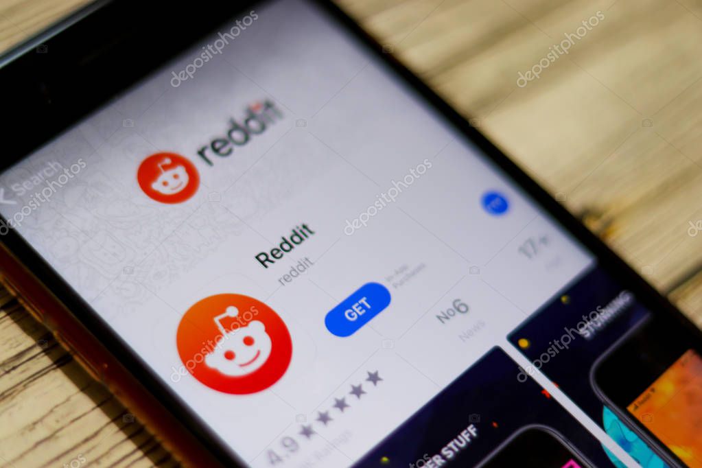 Reddit Icon on App store, IPhone close up. Los Angeles, California, USA - 13 October 2019, Illustrative Editorial