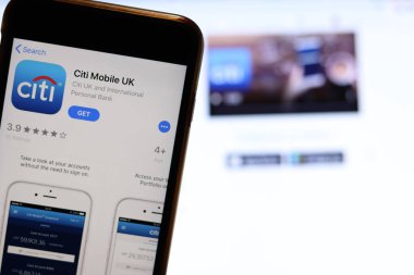 Bilgisayarında Citi Mobil simgesi olan cep telefonu web sitesini kapat. Citi Mobil Uk ile bulanık bir arkaplan. Los Angeles, California, Usa - 27 Ekim 2019, Illustrative Editorial
