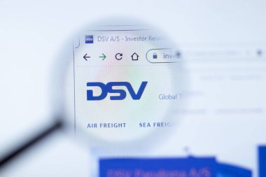 Moskova, Rusya - 1 Haziran 2020: DSV.com web sitesi. DSV AS logosu ekranda, İllüstrasyon Editörü