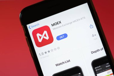 Moskova, Rusya - 1 Haziran 2020: MOEX uygulama mobil logosu ekranda yakın plan, İllüstrasyon Editörü