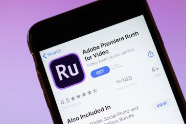 Moskova, Rusya - 1 Haziran 2020: Video uygulaması mobil logosu için Adobe Rush ekran ekranında, Illustrative Editorial