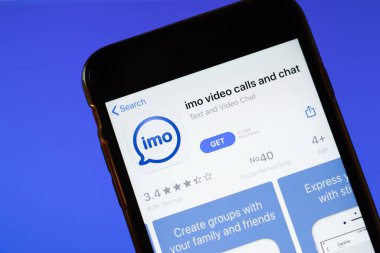 Moskova, Rusya - 1 Haziran 2020: imo uygulama mobil logosu ekranda yakın çekim, İllüstrasyon Editörü